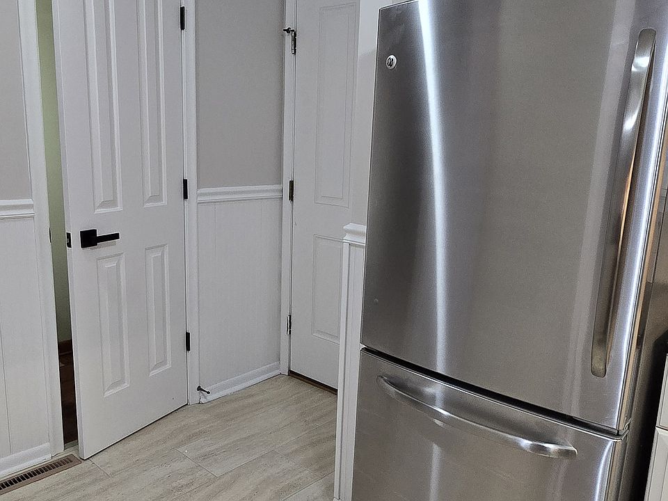 1st image of 757 Island Ct