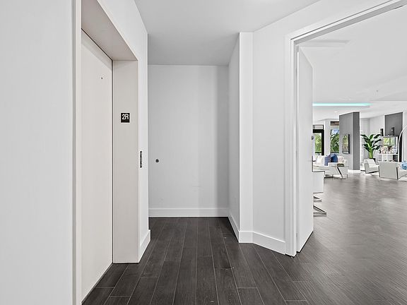 2nd image of 20 Isle Of Venice Drive #201