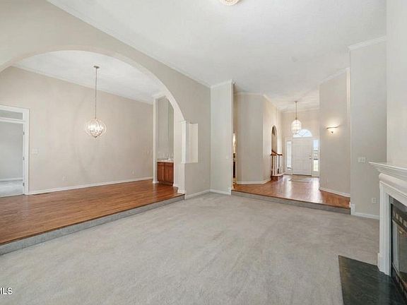 5th image of 105 Shadowood Dr
