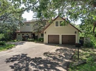 2155 Vale Crest Rd, Golden Valley, MN 55422