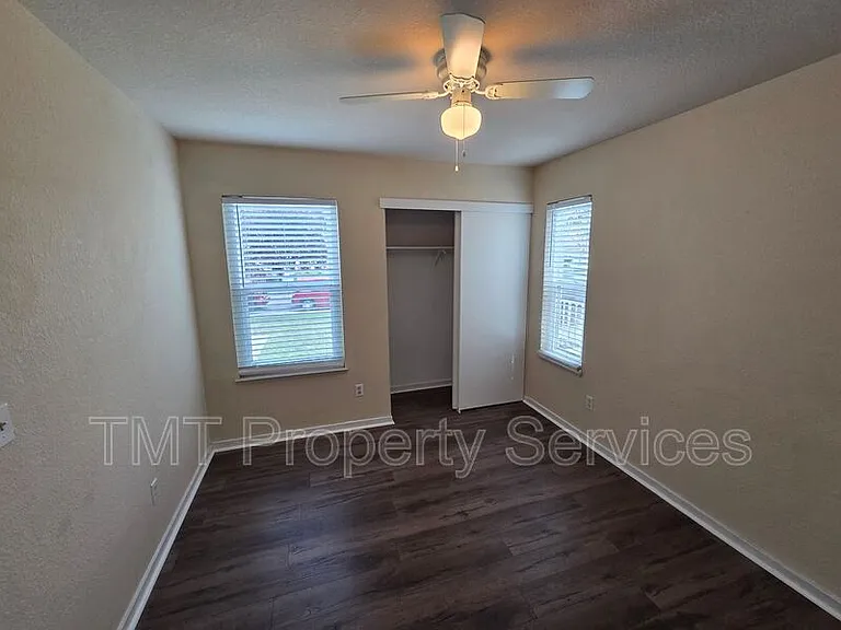 2234 Wall St — Photo 49