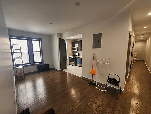 Rented by Reyes & Elsamad Real Estate Group | media 11