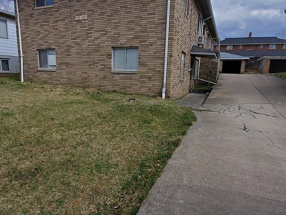 4th image of 505 Zahn Dr #2