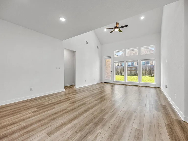 2145 Stampede Dr — Photo 11