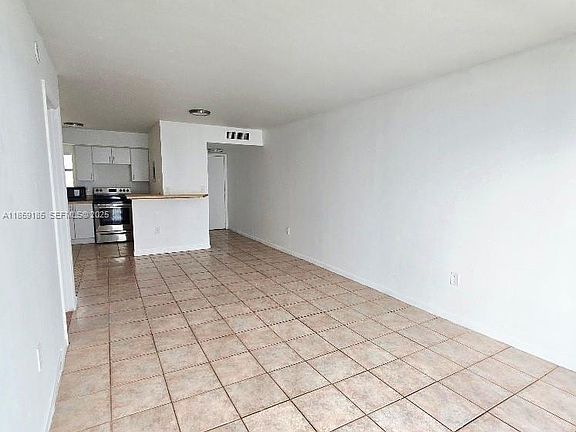 5th image of 609 Euclid Ave APT 7