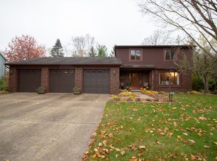 885 Moss Glen Cir, Haslett, MI 48840