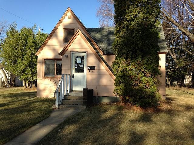 1st image of 318 2nd Ave NE
