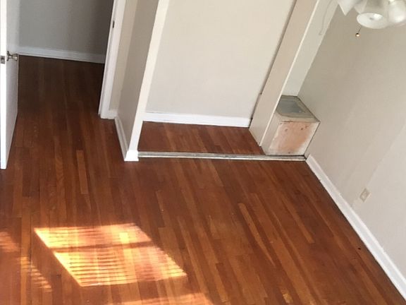 5th image of 5869 Lyle St