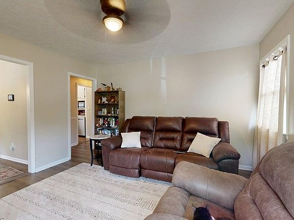 4th image of 505 Cedarbrook Dr
