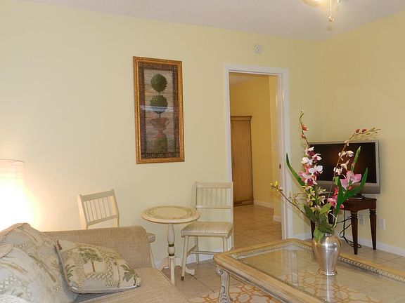 3rd image of 922 Coquina Ln