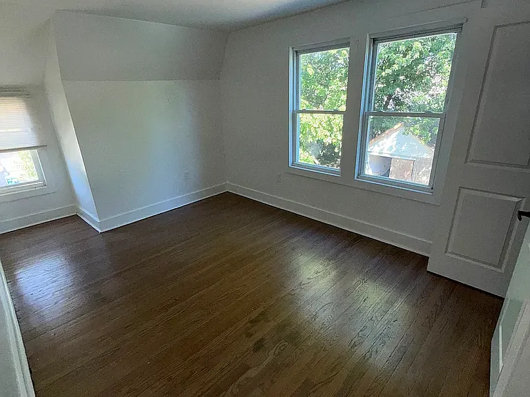 816 Essex Ave — Photo 10