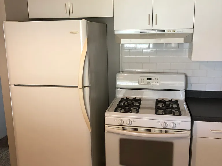 Barone Cir — Photo 9