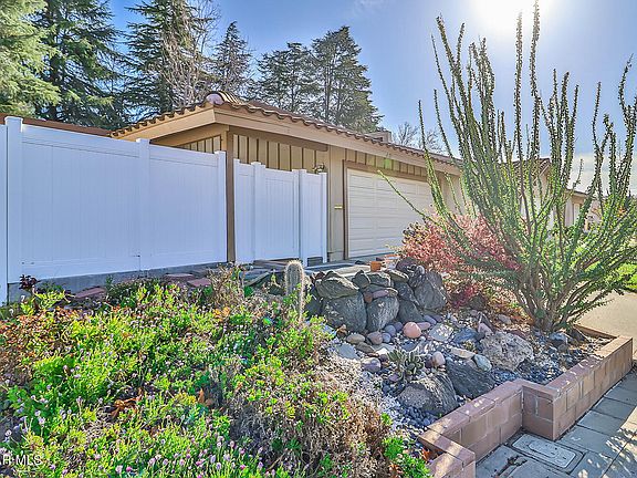 2nd image of 2779 Lakeridge Ln