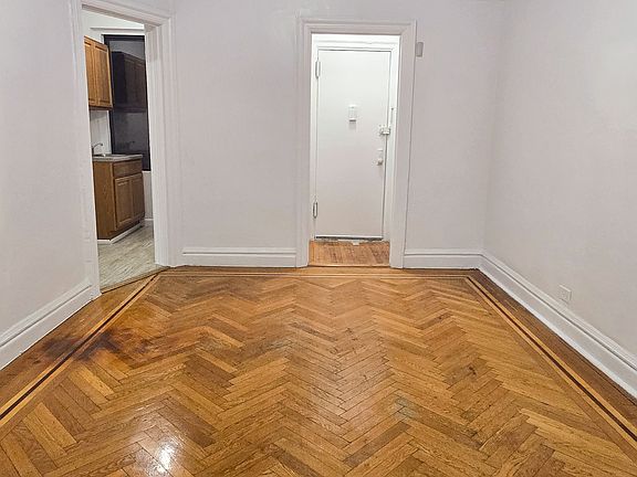 3rd image of 735 Walton Ave APT D4