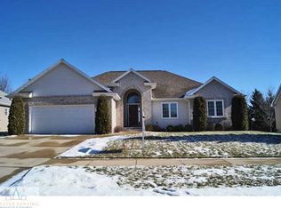 1614 Royal Crescent Dr, Holt, MI 48842