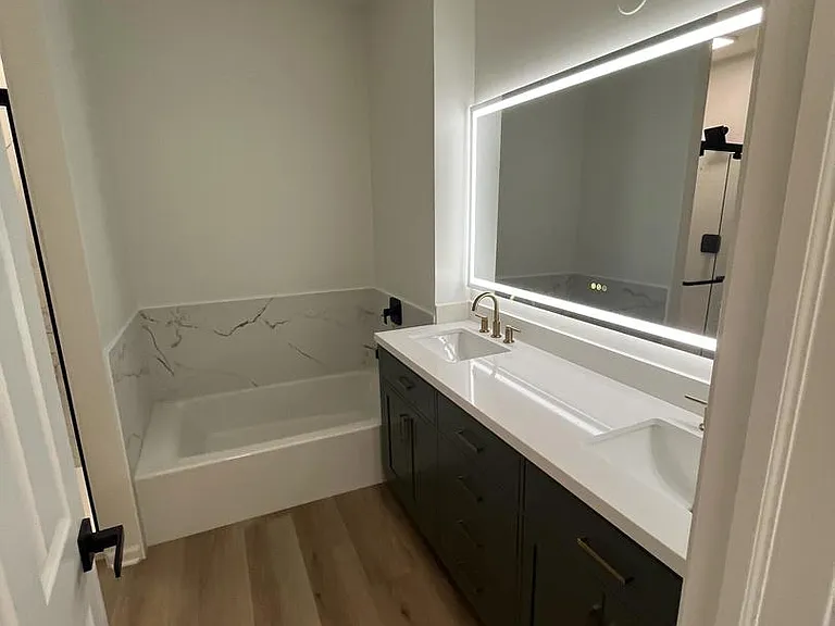 188 Brompton Ln #B — Photo 17