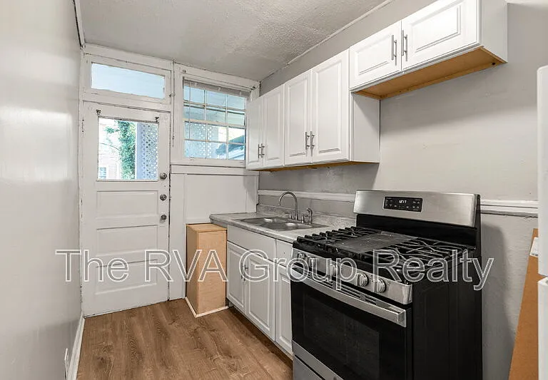 2611 Grayland Ave — Photo 12
