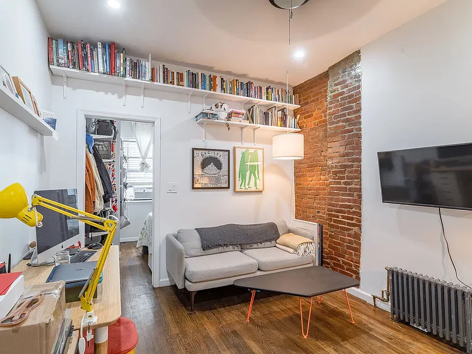 41 Underhill Ave #1A