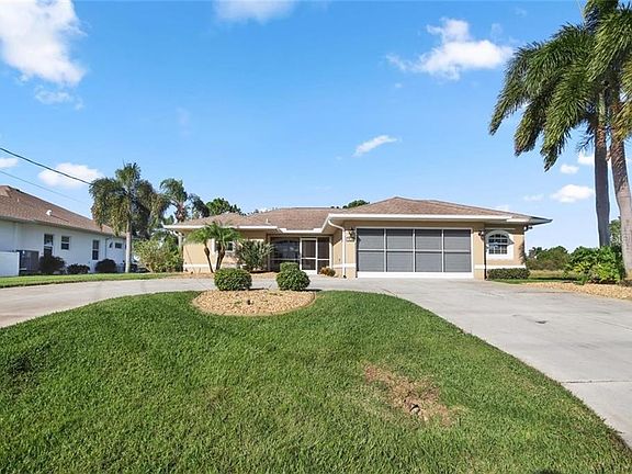 5th image of 916 Rotonda Cir