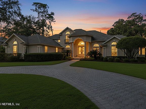 4th image of 205 ROYAL TERN Road N