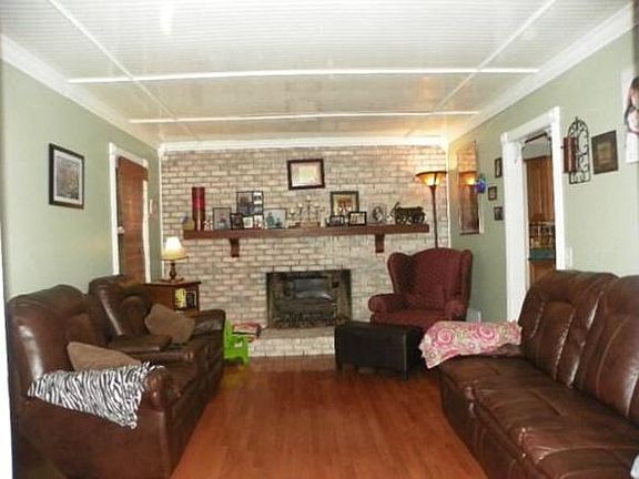 3rd image of 1509 Beech Cir