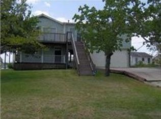 730 Oak Rd, Clear Lake Shores, TX 77565