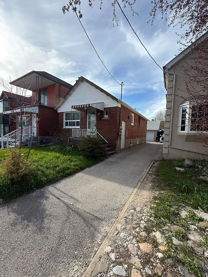Building Photo - 32 Belgravia Ave #MAIN