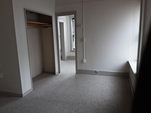 4th image of 847 1/2 Massachusetts St #791