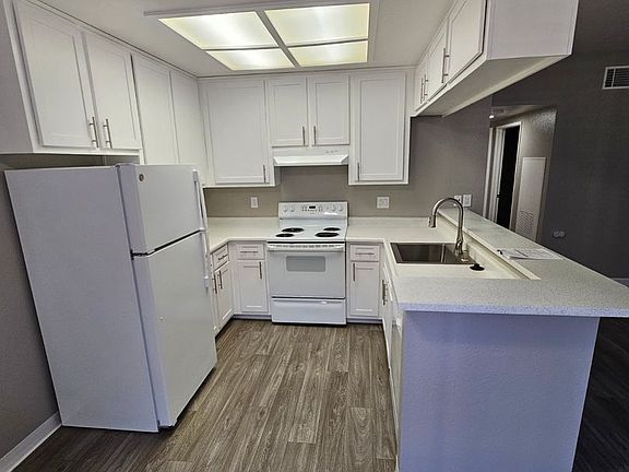 2nd image of 2411 Mission Ave APT 11
