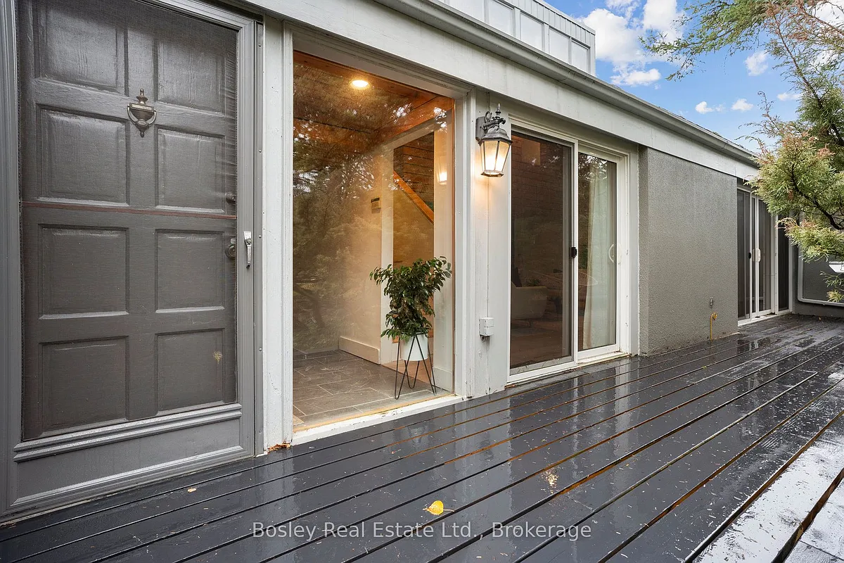 Building Photo - 101 Saint Moritz Cres