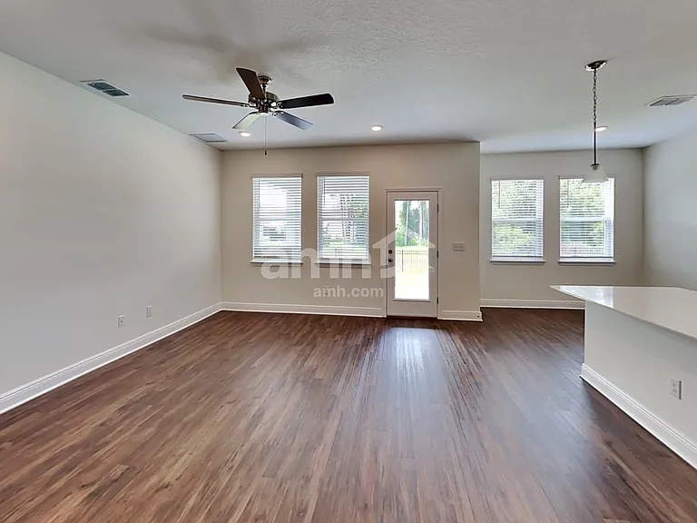 27619 Saint Andrews Ave — Photo 7
