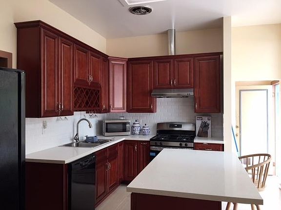 5th image of 305 9th St