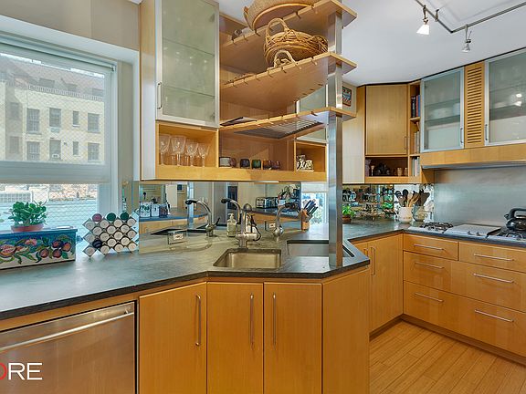 3rd image of 178 E 80th St #8EF