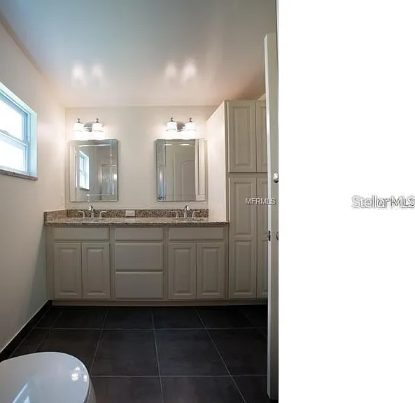 908 W Ohio Ave — Photo 15