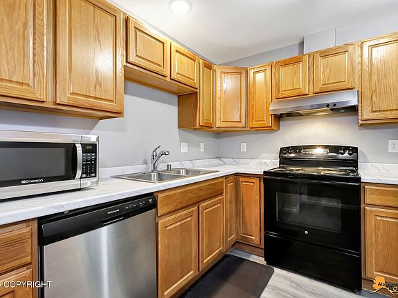4th image of 4530 Wright St APT 4