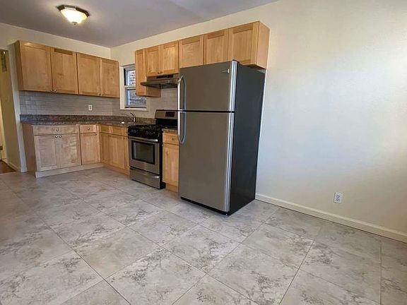 3rd image of 2525 43rd St #2