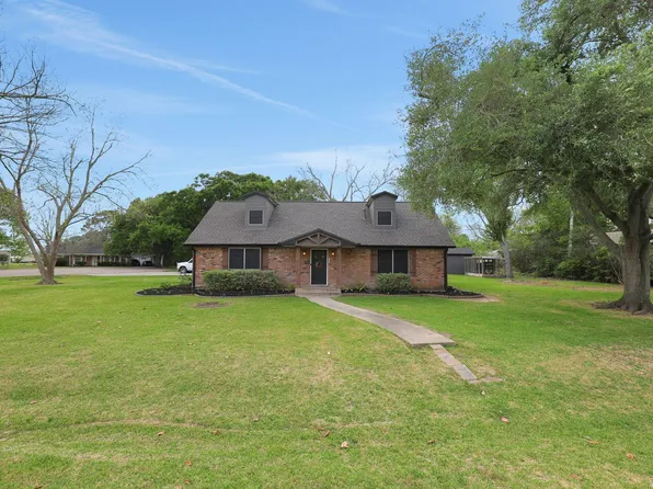 5133 Riverview Dr, Alvin, TX 77511