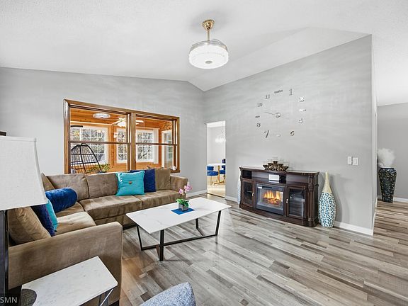 5th image of 3598 Gershwin Ln N