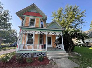 305 E Washington St, Avon, IL 61415