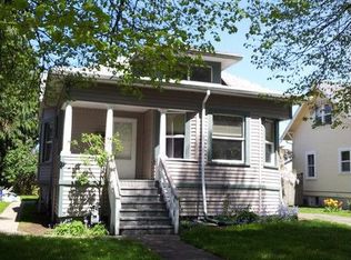 1623 SE Sherrett St, Portland, OR 97202