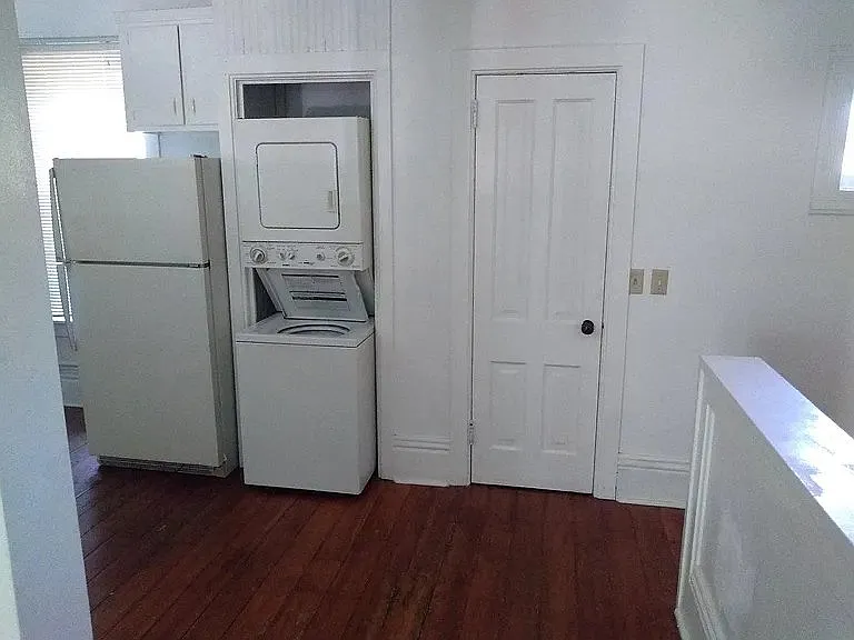 Charming 1-Bedroom Apartment in Madison's Tenney-Lapham Neighborhood — Photo 2