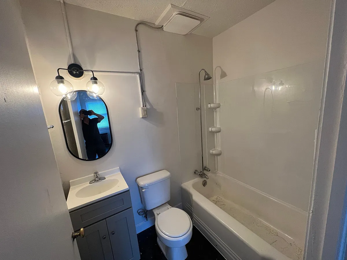 Building Photo - 134 Pleasant St #8