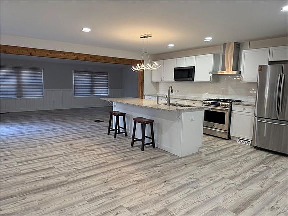 3rd image of 1667 Lake Louella Rd