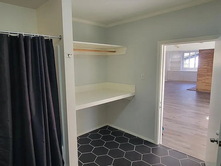 10208 Lake Gardens Dr — Photo 11