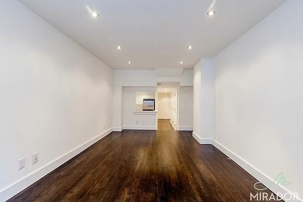 Rented by Mirador Real Estate | media 9