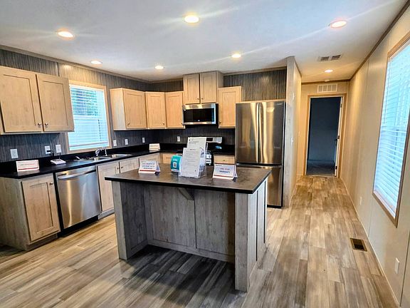3rd image of 111 Willow Oak Dr #111WIL