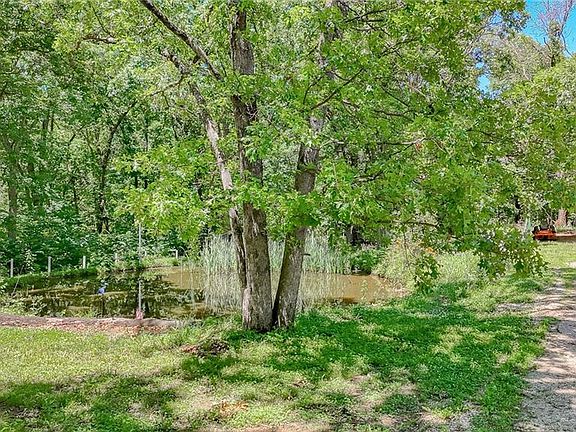 5th image of 305 SW 600th Rd