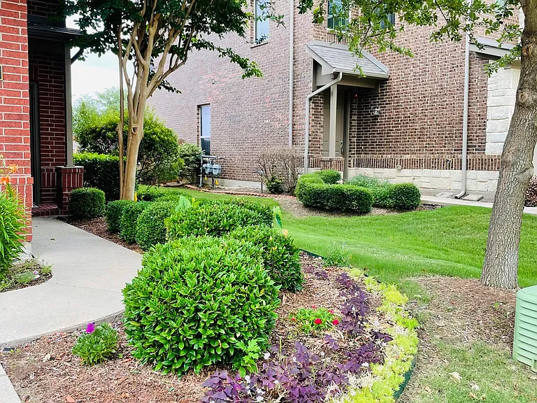 460 Hunt Dr — Photo 3
