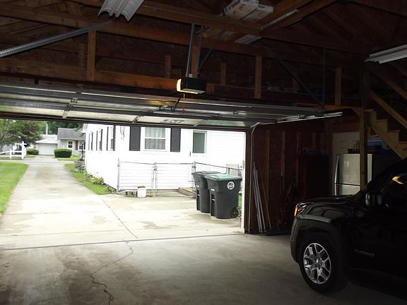 5th image of 1206 W 38th Pl