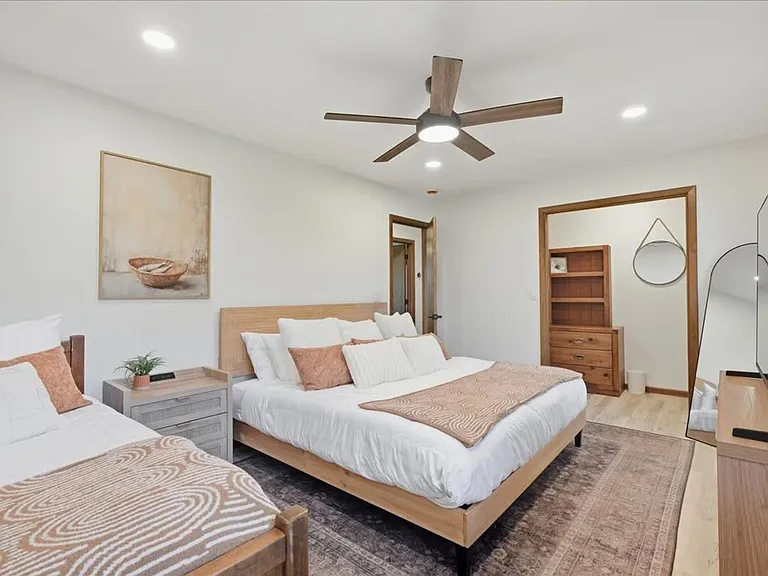767 Mallalieu Dr — Photo 10